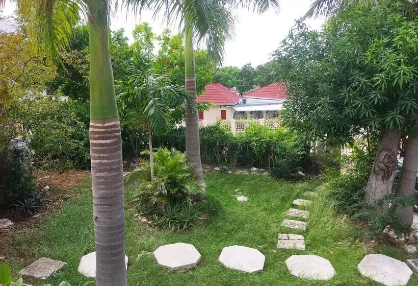 پانسیون African Symbol Guest House