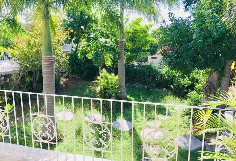 پانسیون African Symbol Guest House