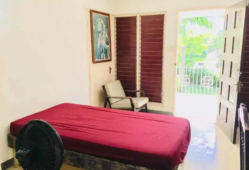 پانسیون African Symbol Guest House