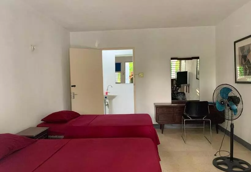 پانسیون African Symbol Guest House