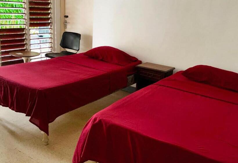 پانسیون African Symbol Guest House