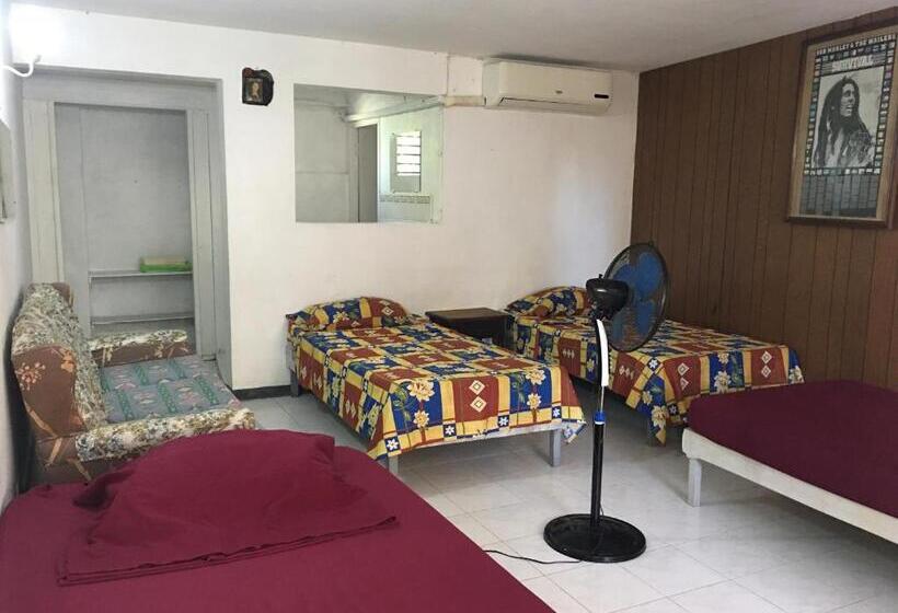 پانسیون African Symbol Guest House