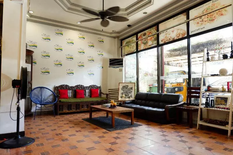 ホテル Reddoorz Near Maribago Barangay Hall