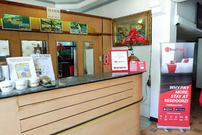ホテル Reddoorz Near Maribago Barangay Hall