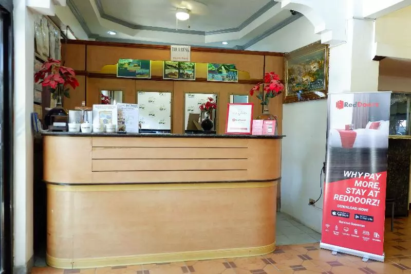 ホテル Reddoorz Near Maribago Barangay Hall