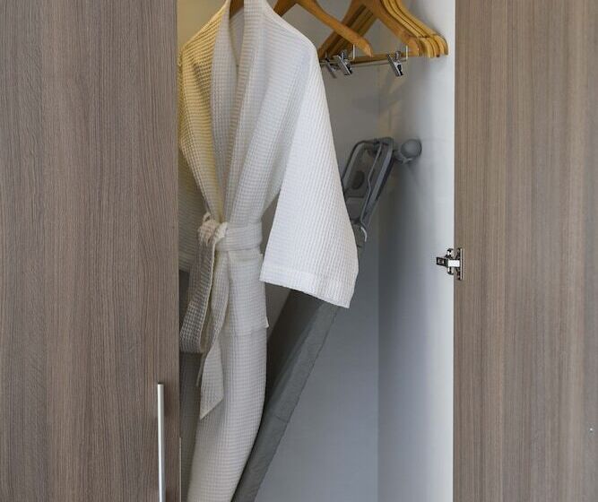 Residence 105 Hotel And Apartment