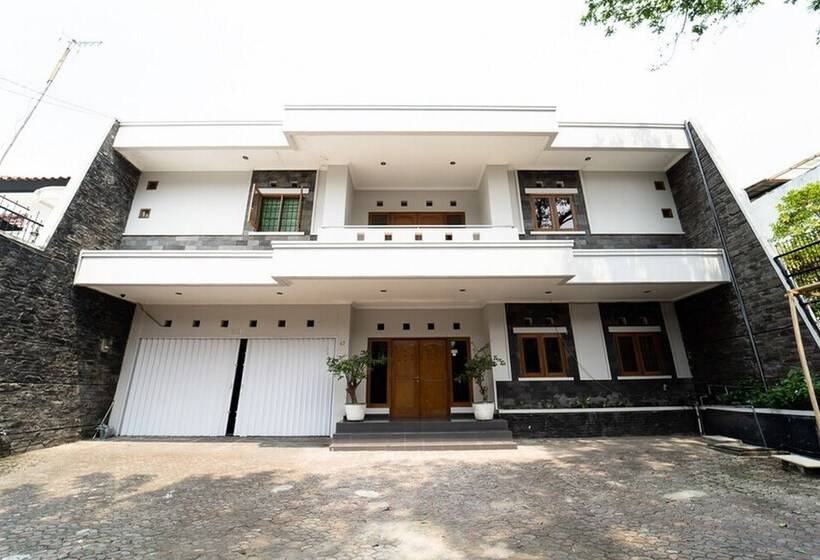 Pensjonat Koolkost Near Padjadjaran University   Minimum Stay 6 Nights