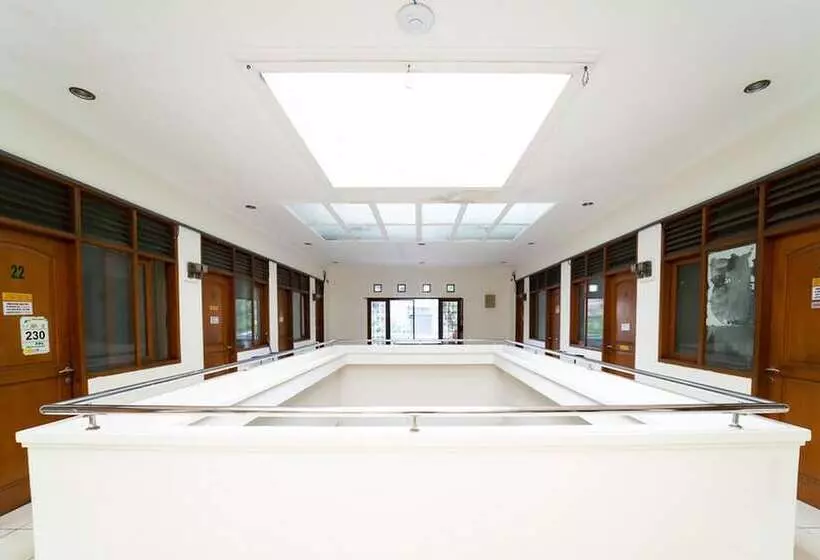 Majatalo Koolkost Near Padjadjaran University   Minimum Stay 6 Nights