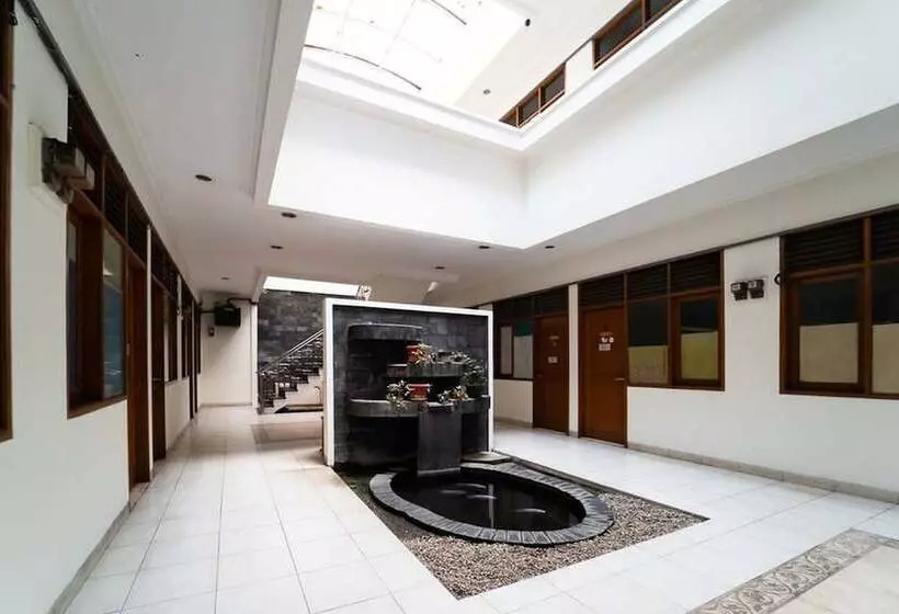 Majatalo Koolkost Near Padjadjaran University   Minimum Stay 6 Nights