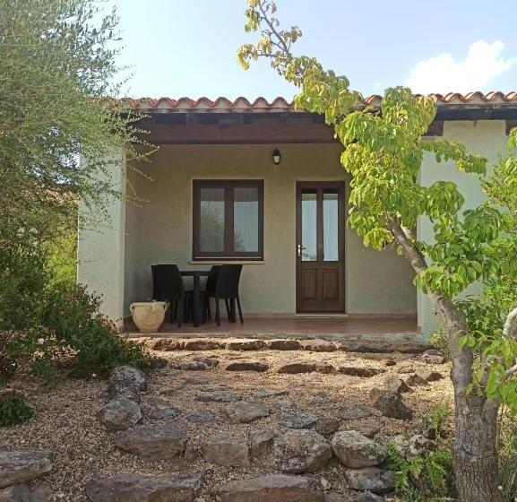 Отель Agriturismo Su Birde