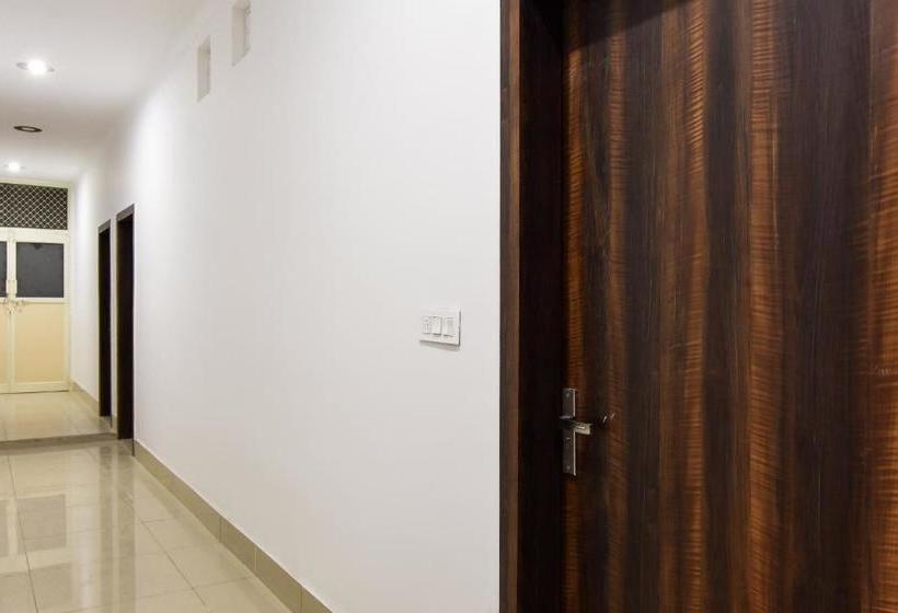 בית מלון כפרי Oyo 62051  Bhardwaj