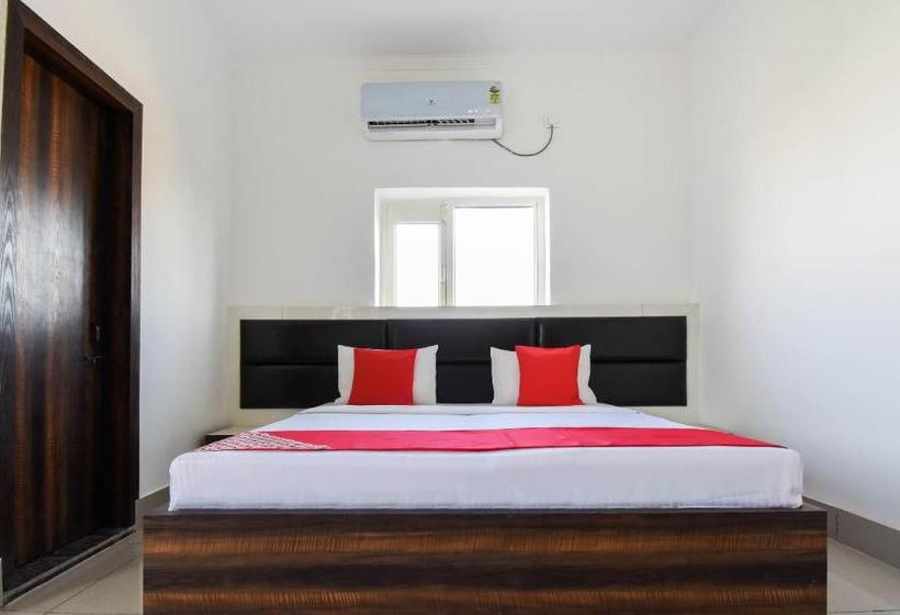 בית מלון כפרי Oyo 62051  Bhardwaj