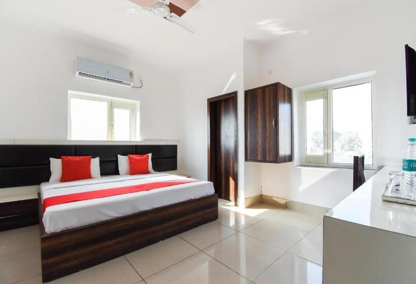 בית מלון כפרי Oyo 62051  Bhardwaj