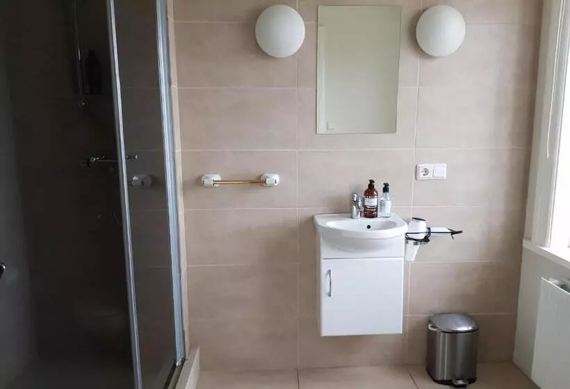 پانسیون Fe Gisting