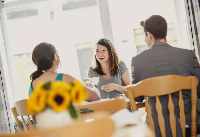 ベッドアンドブレックファースト Dufferin Coaching Inn & Hall