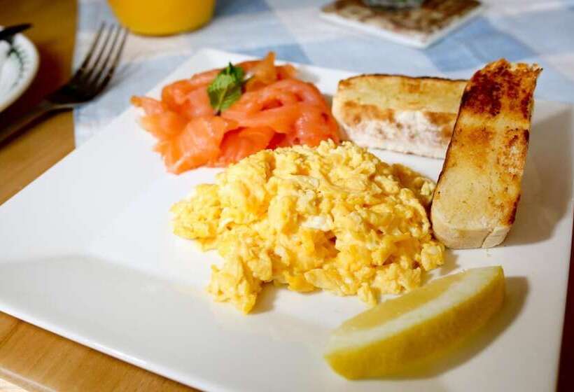 مبيت وإفطار Dufferin Coaching Inn & Hall