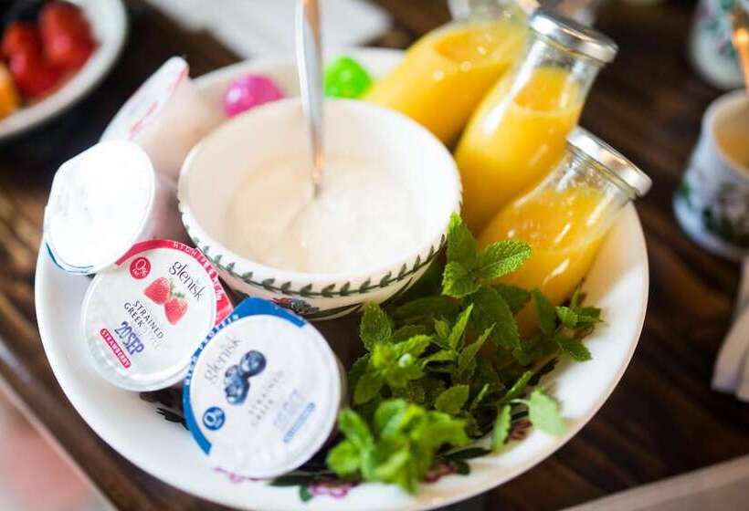 مبيت وإفطار Dufferin Coaching Inn & Hall