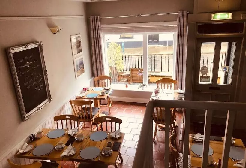 ベッドアンドブレックファースト Dufferin Coaching Inn & Hall