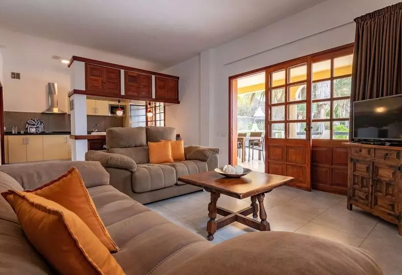 Casa De Vacaciones Con Piscina Compartida En Mogán Iv