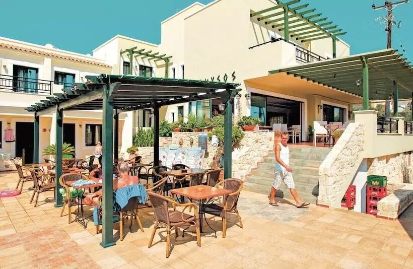 Dionysos Apartments & Studios