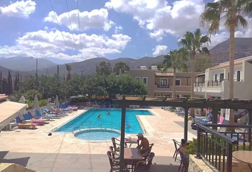 Dionysos Apartments & Studios