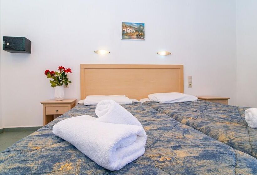 Dionysos Apartments & Studios