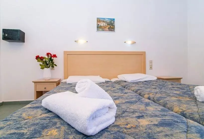 Dionysos Apartments & Studios