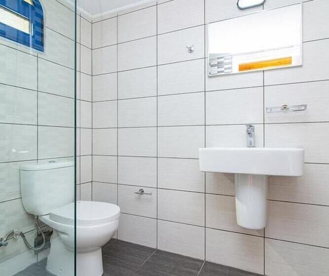 Dionysos Apartments & Studios