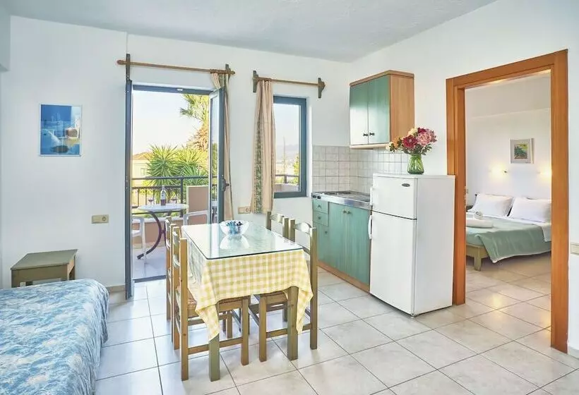 Dionysos Apartments & Studios