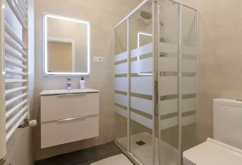 Glamour Guggenheim Pinchos By Urbanhosts