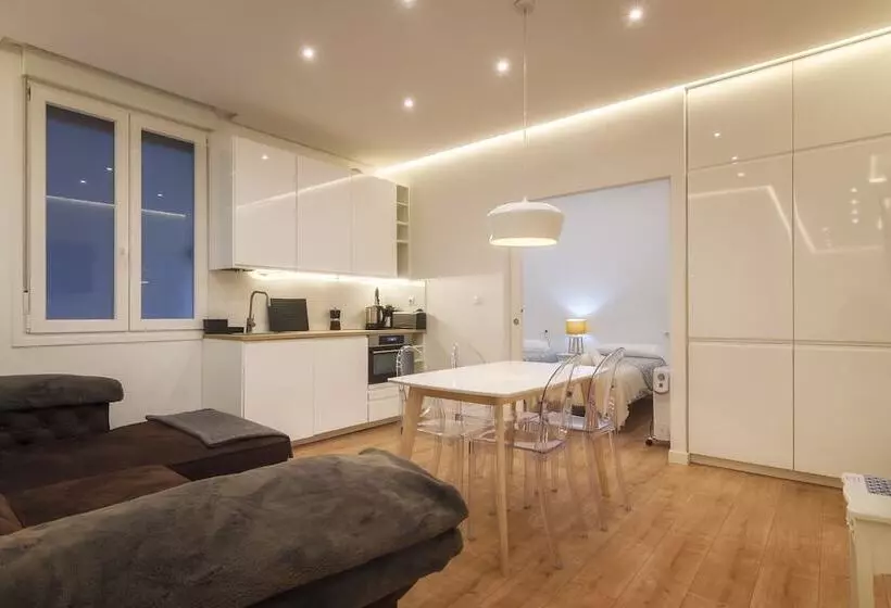 Glamour Guggenheim Pinchos By Urbanhosts