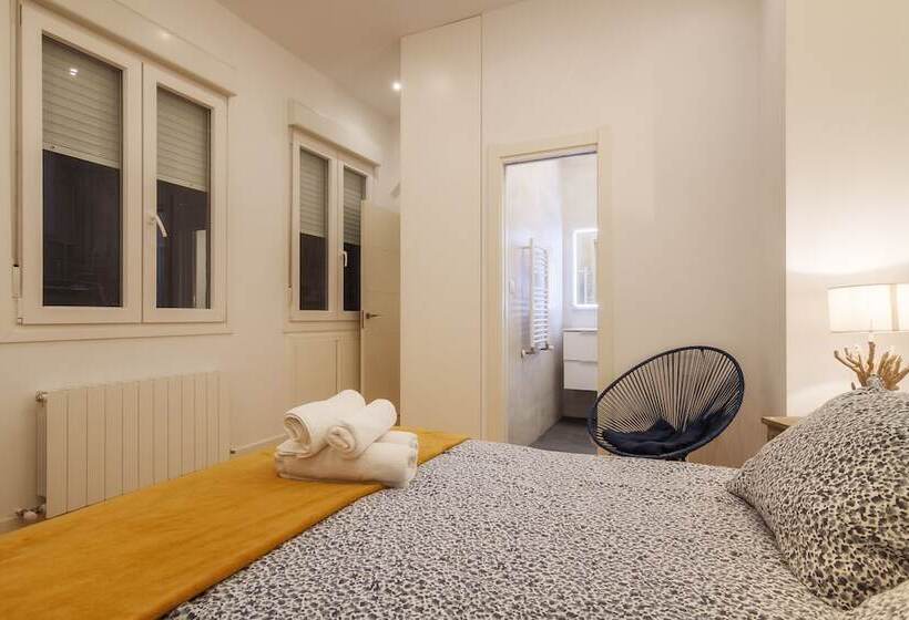 Glamour Guggenheim Pinchos By Urbanhosts