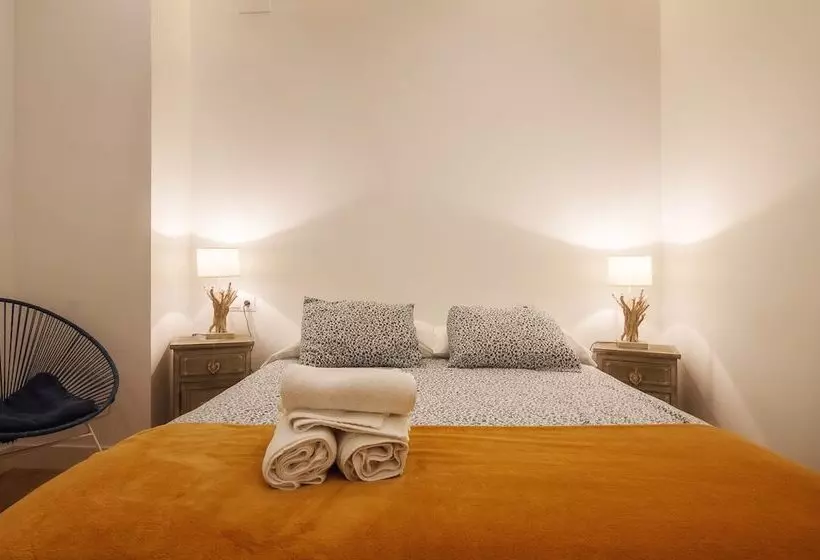 Glamour Guggenheim Pinchos By Urbanhosts