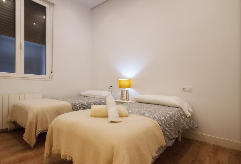 Glamour Guggenheim Pinchos By Urbanhosts