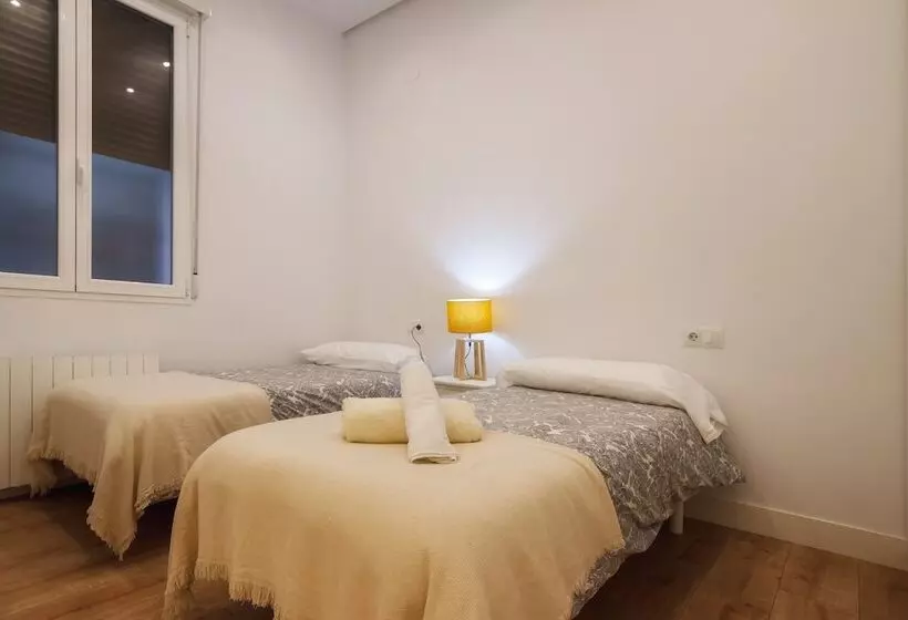 Glamour Guggenheim Pinchos By Urbanhosts