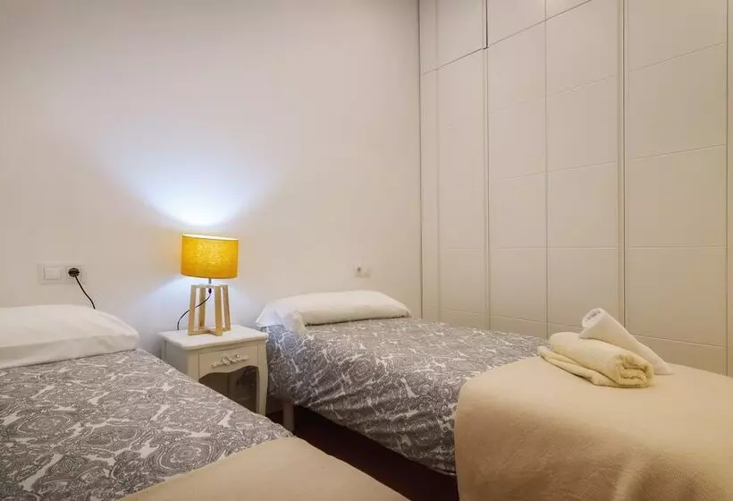 Glamour Guggenheim Pinchos By Urbanhosts