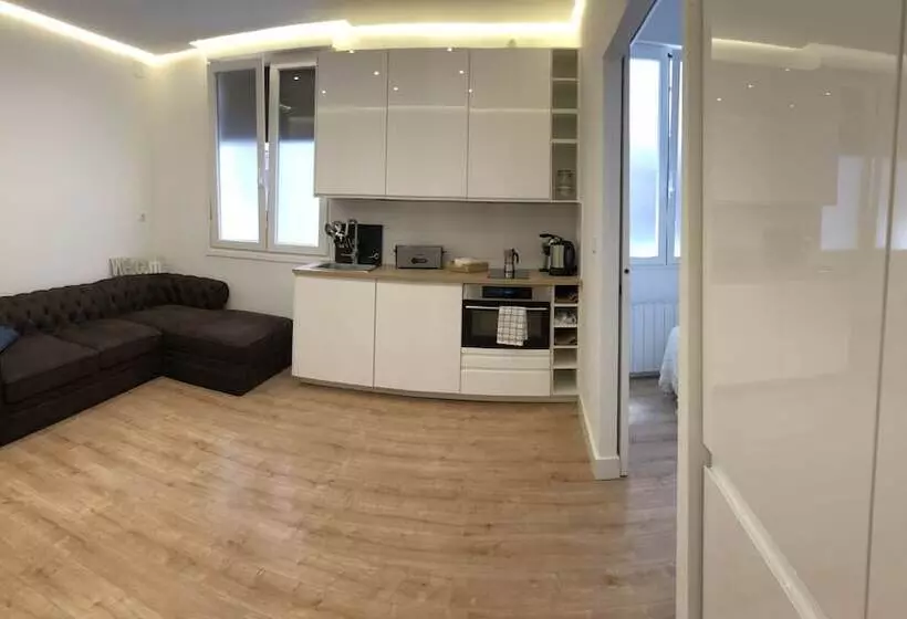 Glamour Guggenheim Pinchos By Urbanhosts