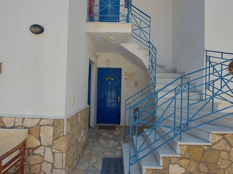 Matina Apartments Tyros