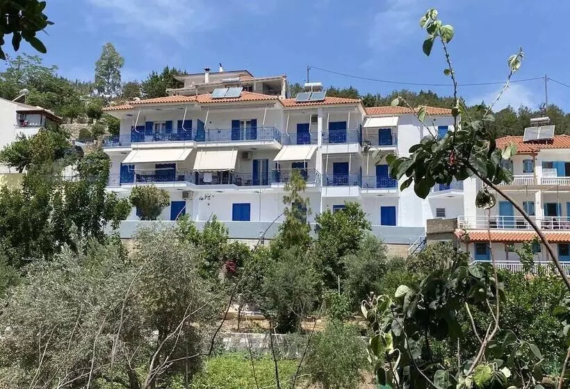 Matina Apartments Tyros