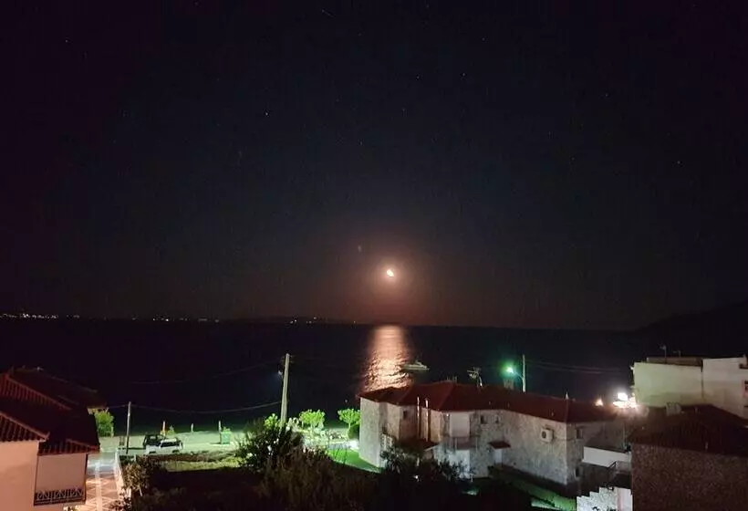 Matina Apartments Tyros