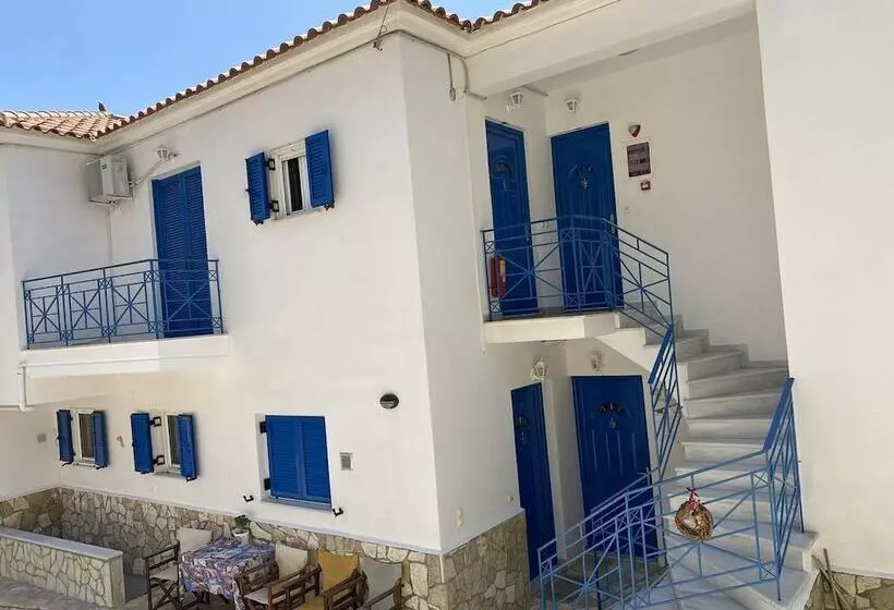 Matina Apartments Tyros