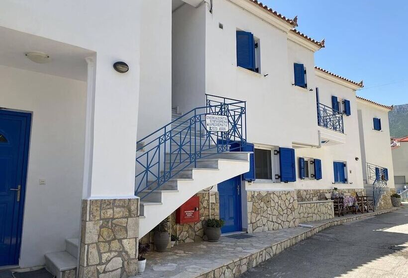 Matina Apartments Tyros