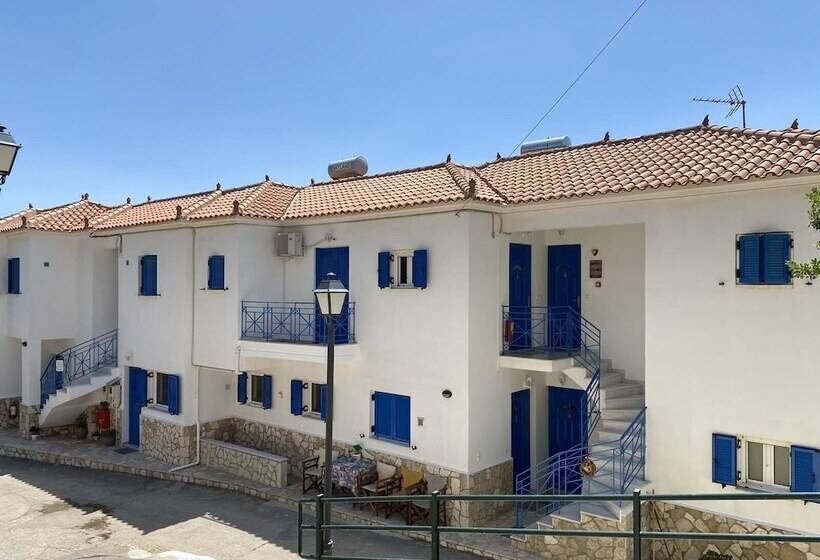 Matina Apartments Tyros