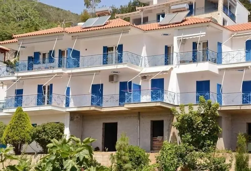 Matina Apartments Tyros