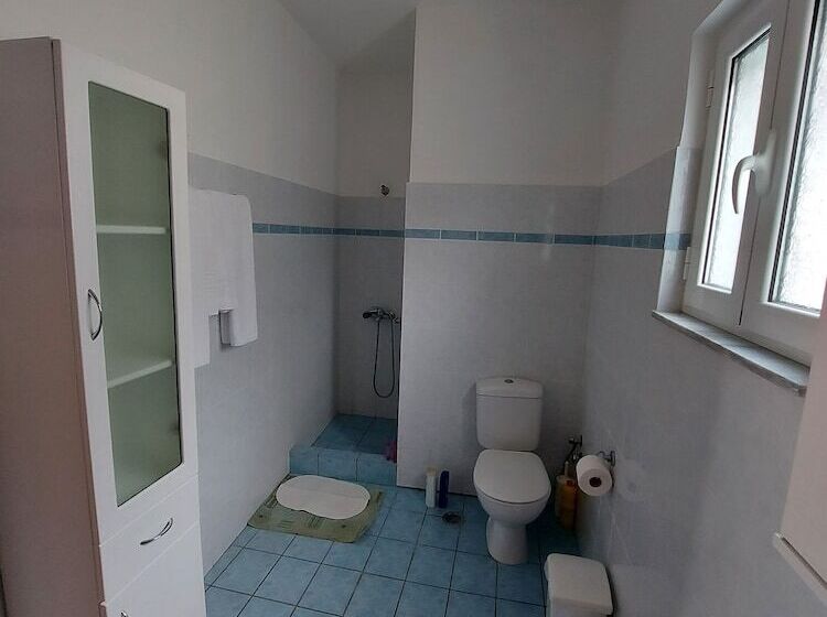 Matina Apartments Tyros