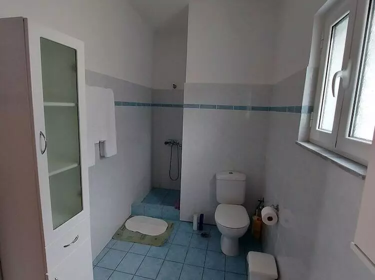 Matina Apartments Tyros