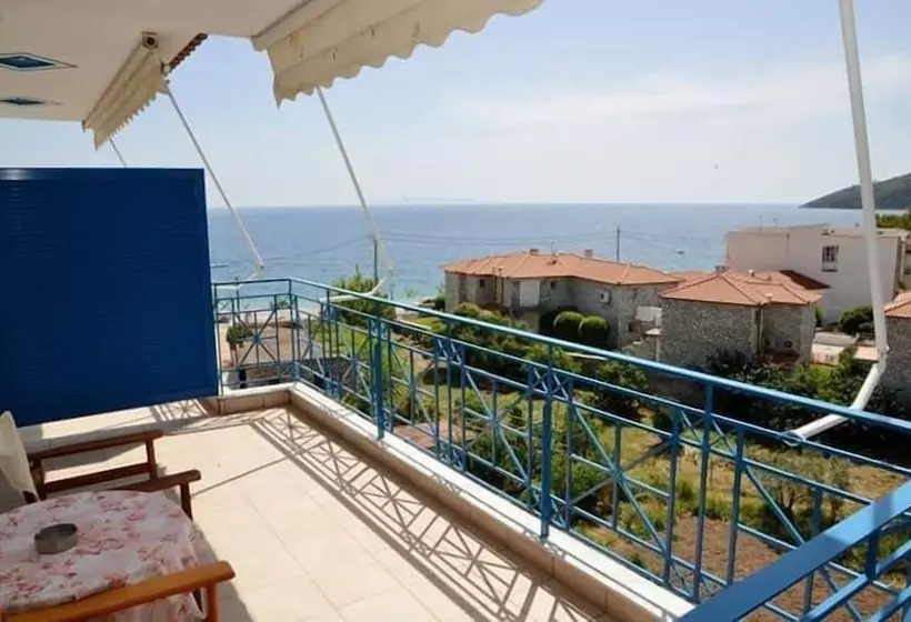 Matina Apartments Tyros
