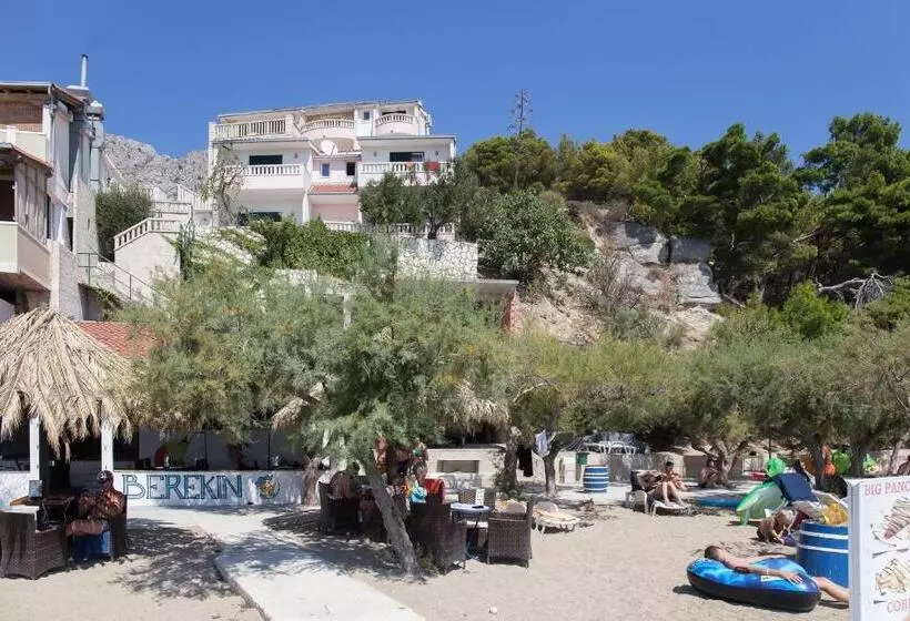 Pensión Villa Nada