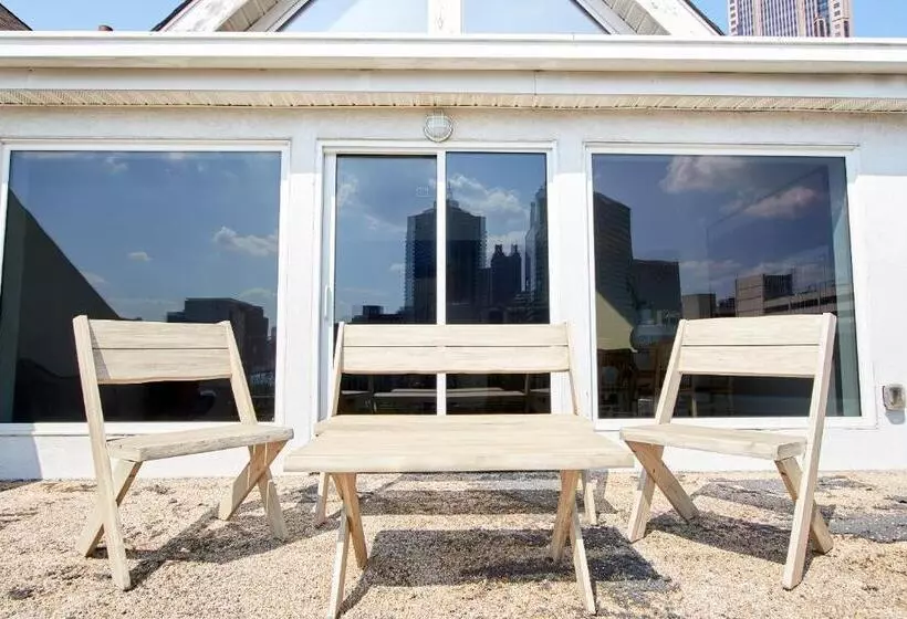 Sonder Baltimore Place