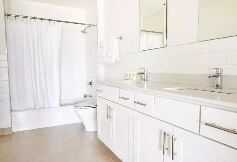 Sonder Baltimore Place